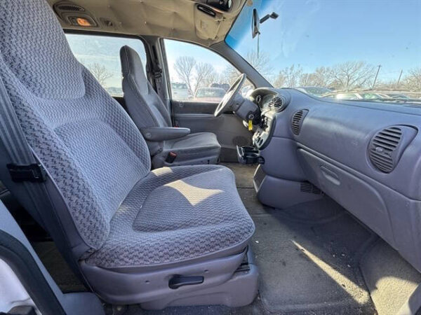 1999 Dodge Grand Caravan SE - Image 14