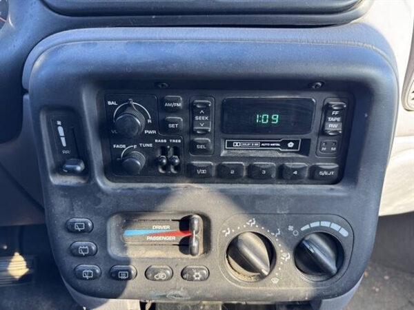 1999 Dodge Grand Caravan SE - Image 10