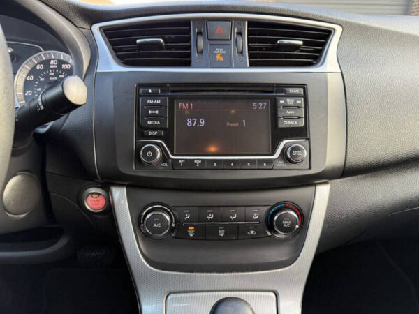 2015 Nissan Sentra SR - Image 11