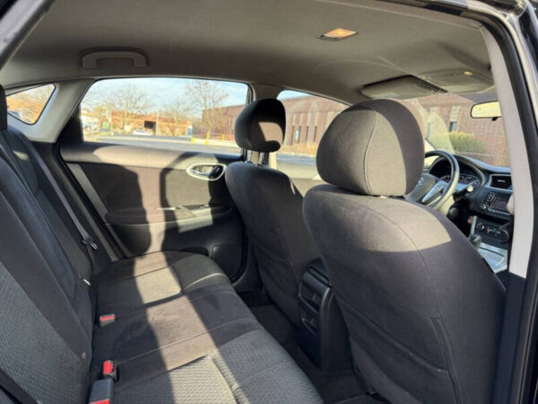 2015 Nissan Sentra SR - Image 19