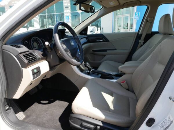 2014 Honda Accord EX-L 4dr Sedan (2.4L 4cyl CVT) - Image 13