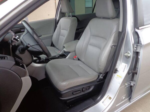 2013 Honda Accord EX-L 4dr Sedan (2.4L 4cyl CVT) - Image 15