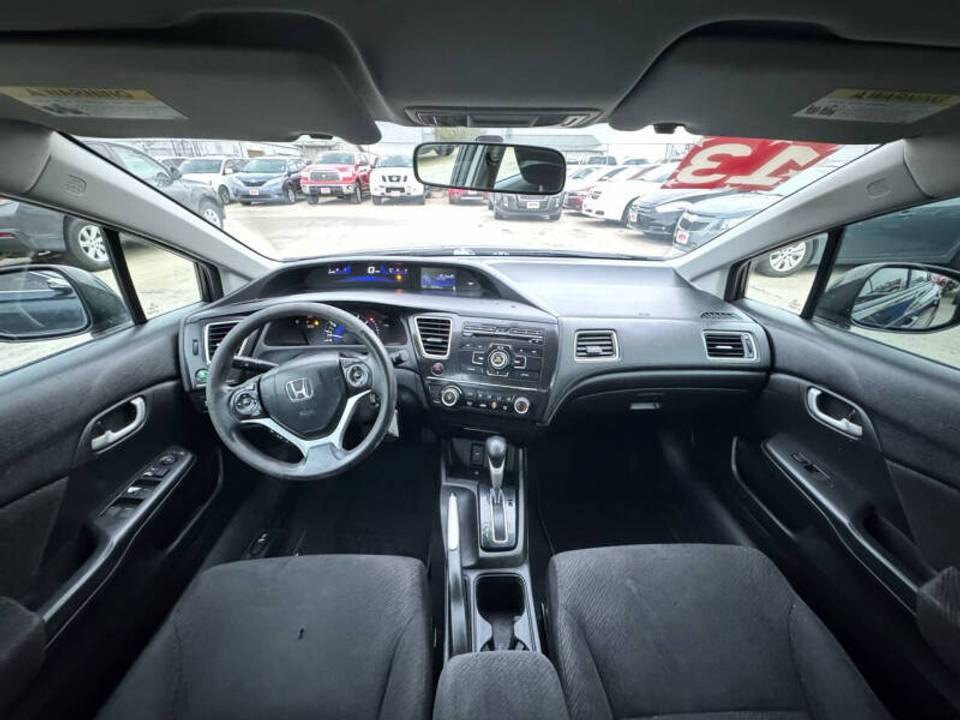 2013 Honda Civic LX 4dr Sedan (1.8L 4cyl 5A) - Image 18