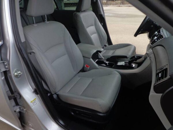 2013 Honda Accord EX-L 4dr Sedan (2.4L 4cyl CVT) - Image 19