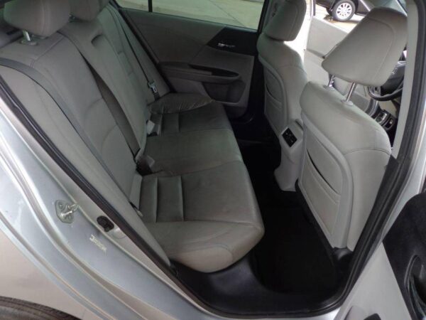 2013 Honda Accord EX-L 4dr Sedan (2.4L 4cyl CVT) - Image 20