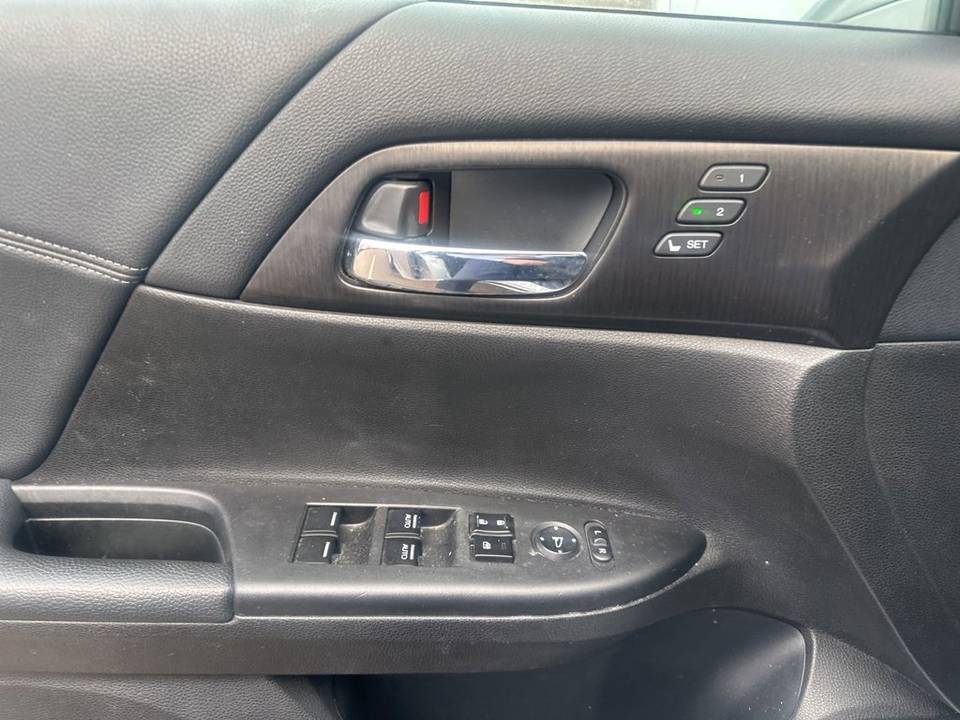 2013 Honda Accord EX-L 4dr Sedan (2.4L 4cyl CVT) - Image 31