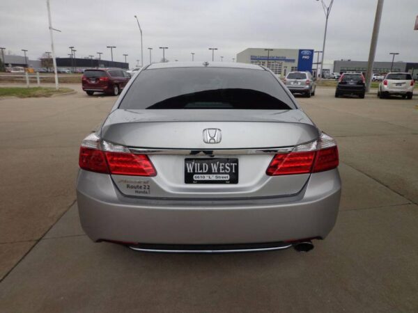 2013 Honda Accord EX-L 4dr Sedan (2.4L 4cyl CVT) - Image 6