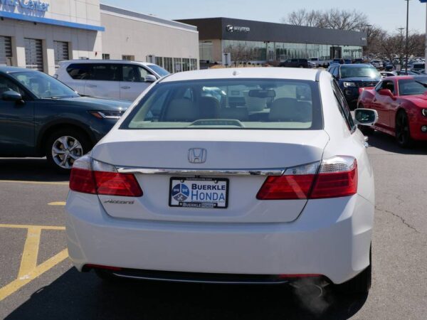 2014 Honda Accord EX-L 4dr Sedan (2.4L 4cyl CVT) - Image 7