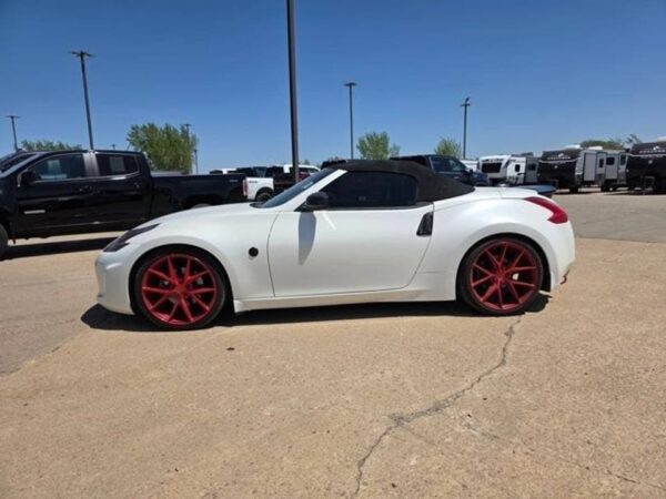 2016 Nissan Convertible 370Z - Image 10