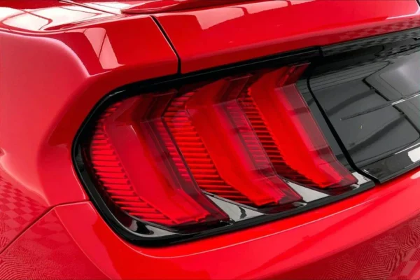 2020 Ford Mustang convertible - Image 19