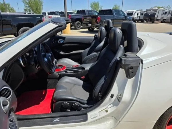 2016 Nissan Convertible 370Z - Image 7