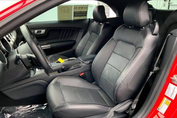 2020 Ford Mustang convertible - Image 10