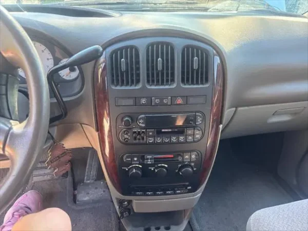 2001 Dodge Grand Caravan Sport 4dr Extended Mini Van - Image 7