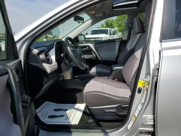 2014 Toyota RAV4 XLE - Image 13