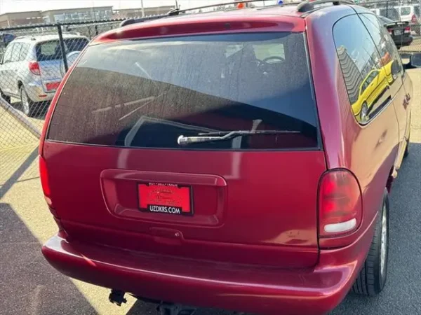 1997 Dodge Grand Caravan ES - Image 20