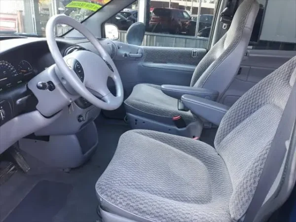2000 Dodge Grand Caravan SE - Image 18
