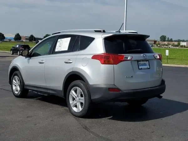 2014 Toyota RAV4 XLE - Image 8