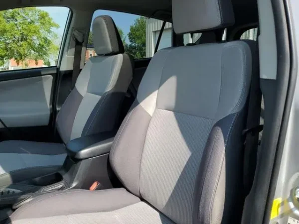 2014 Toyota RAV4 XLE - Image 11