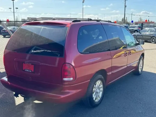 1997 Dodge Grand Caravan ES - Image 14